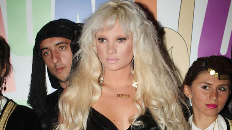 Η Τζούλια Αλεξανδράτου αποκαλύπτει: «Είναι η τρίτη φορά που μένω έγκυος»